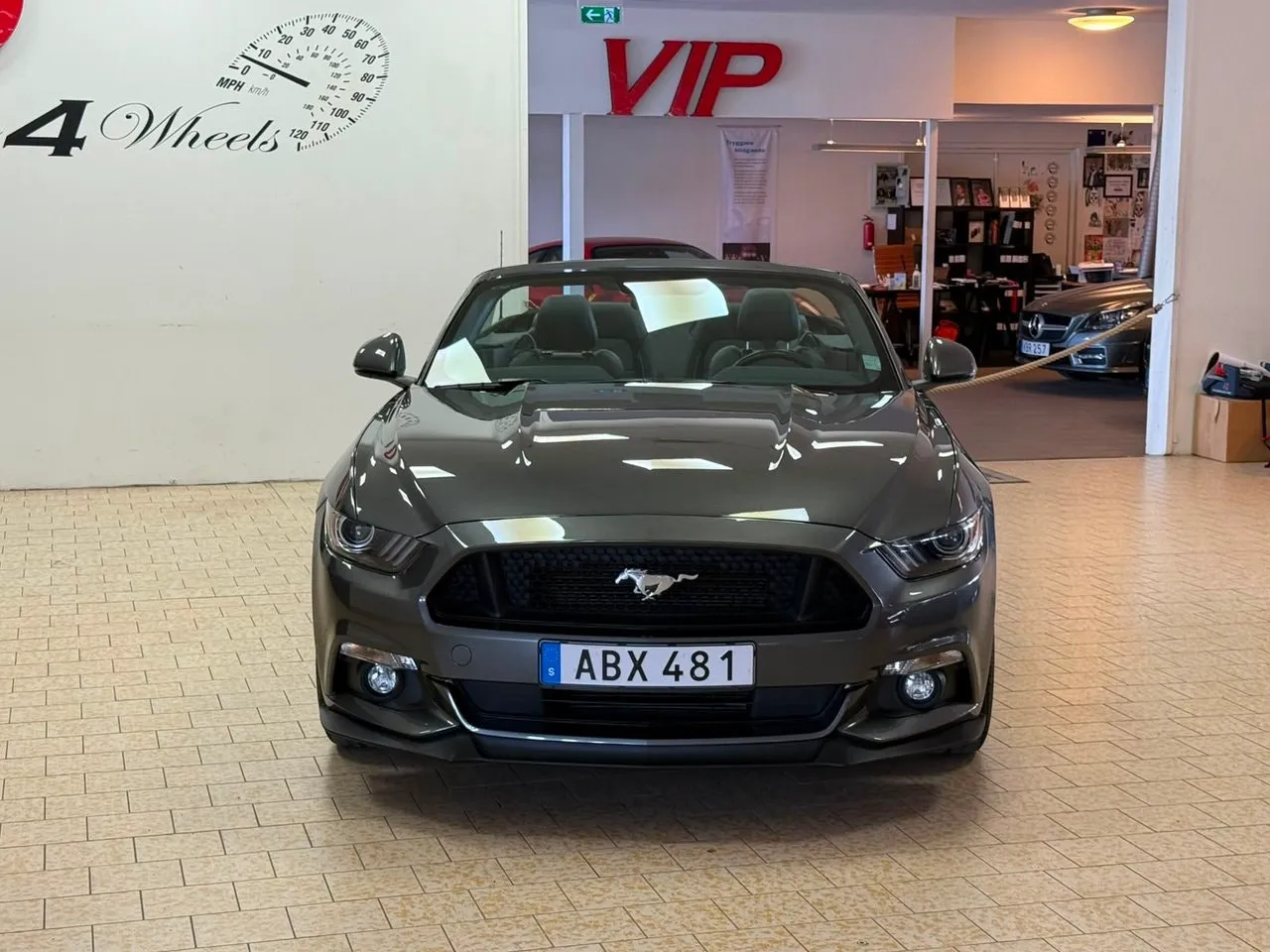Vehicle image 9