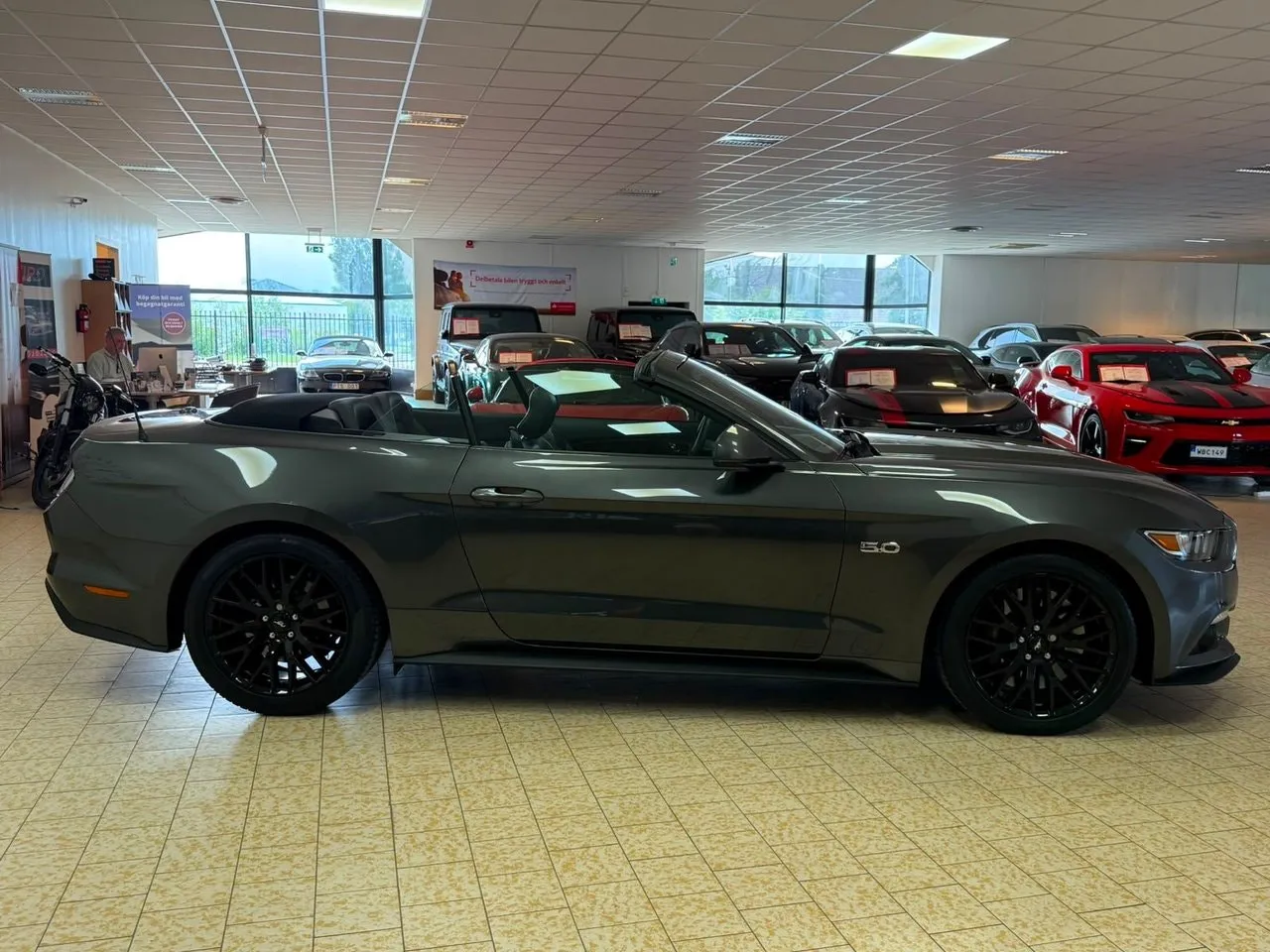 Vehicle image 7