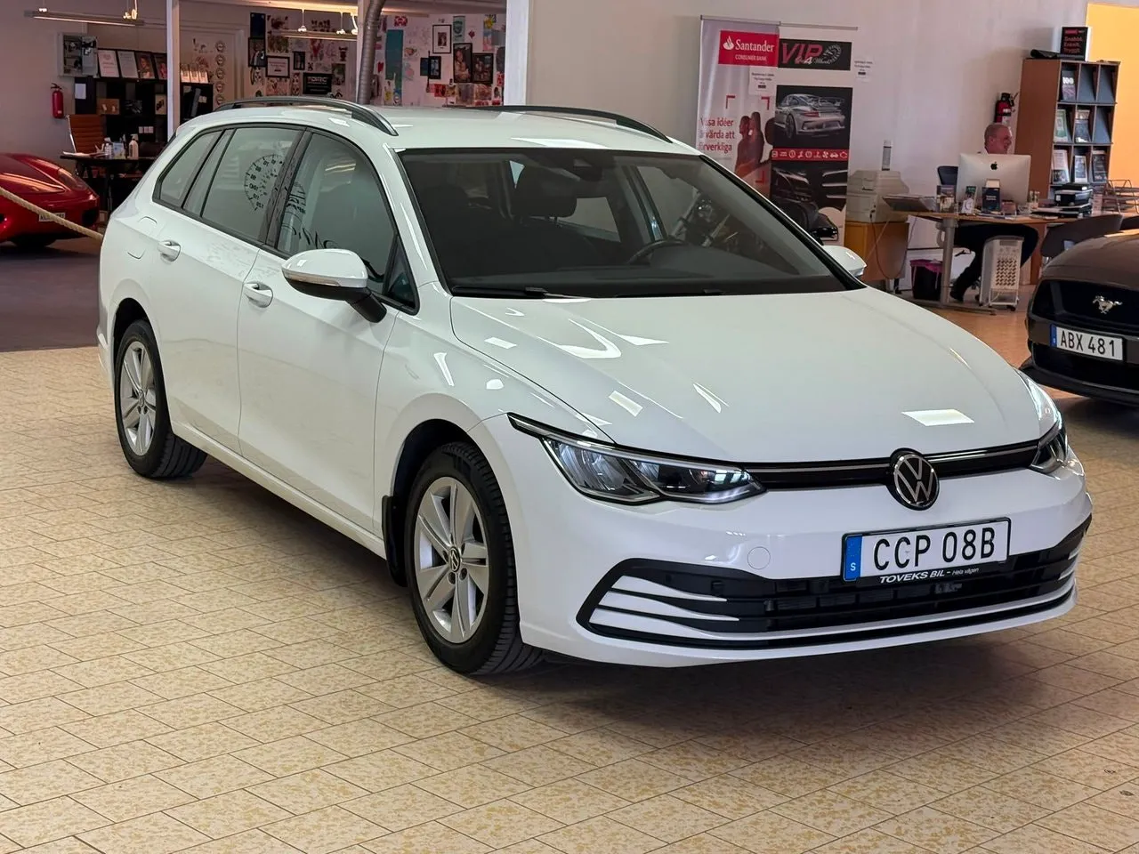 Vehicle image 8