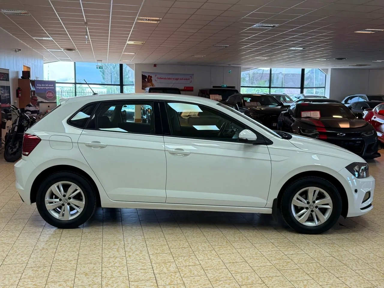 Vehicle image 7