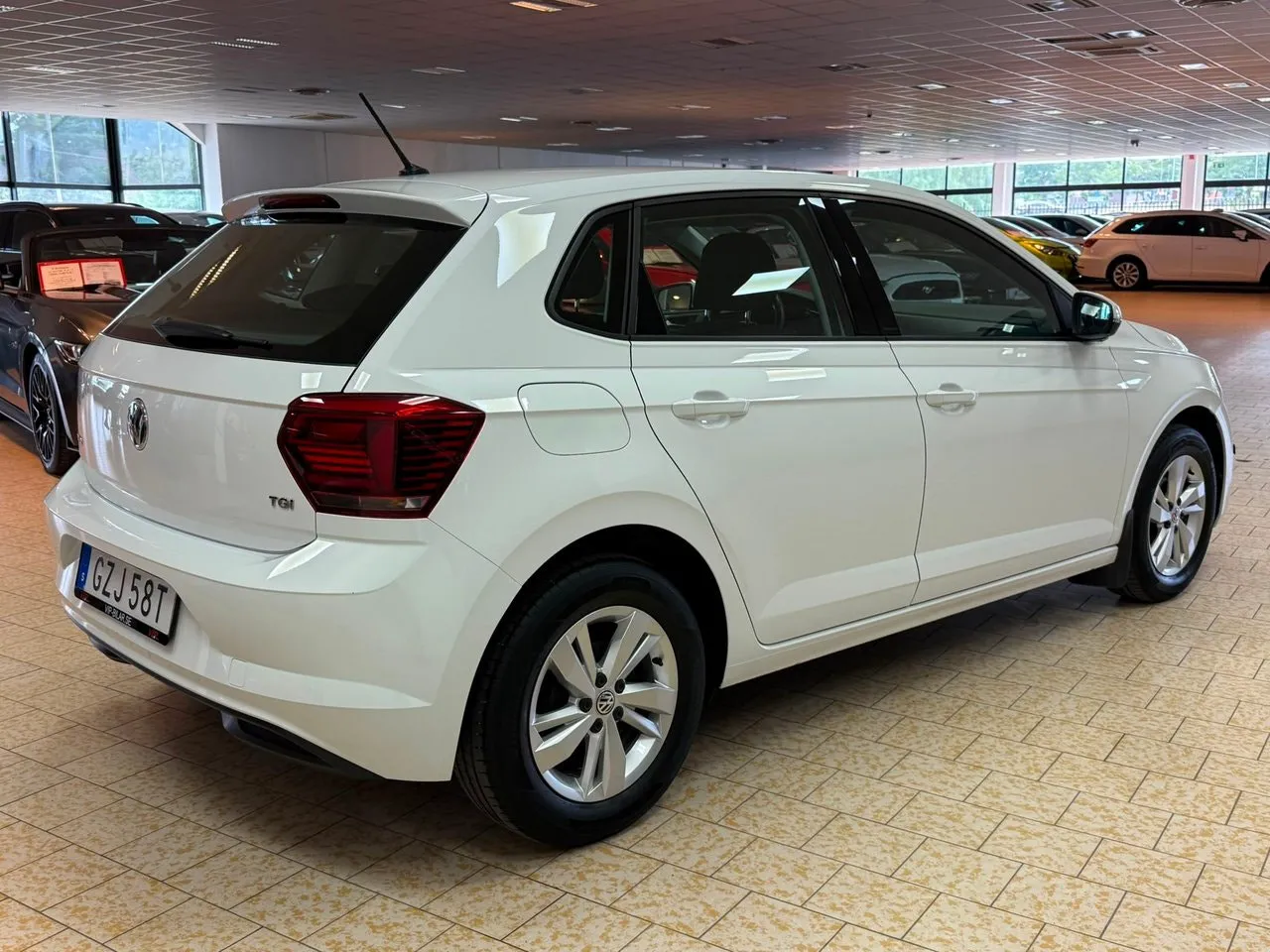 Vehicle image 6