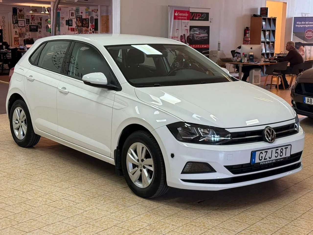 Vehicle image 8