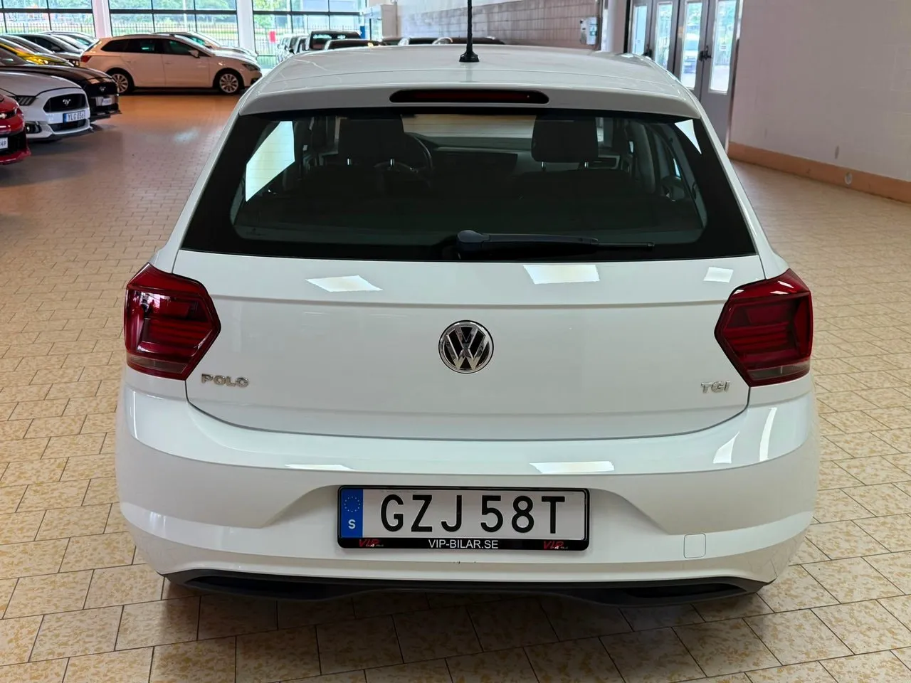 Vehicle image 5