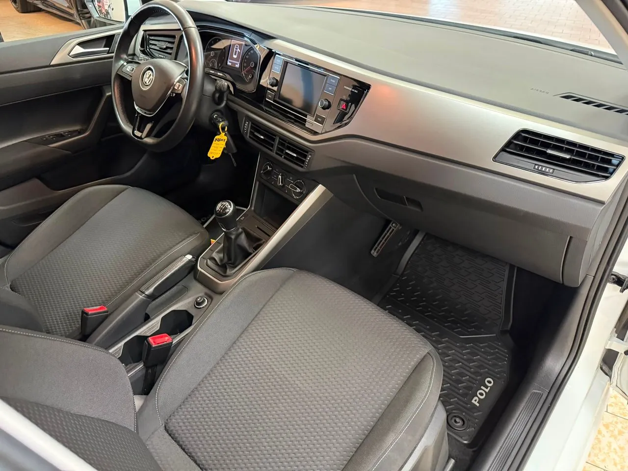Vehicle image 16