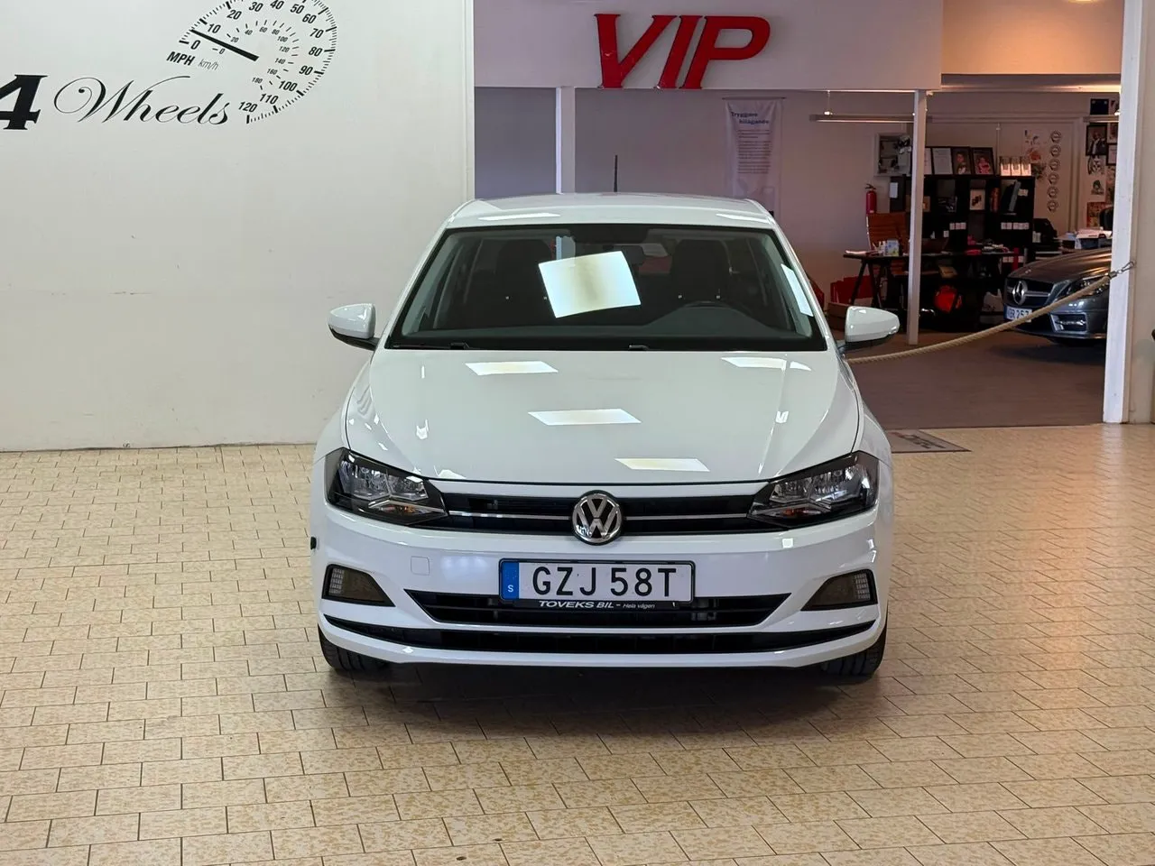 Vehicle image 9