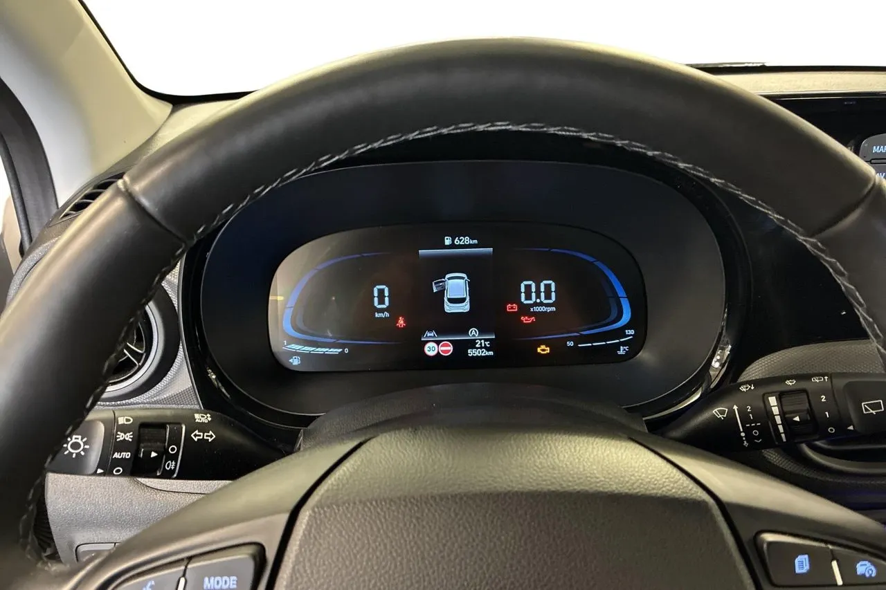Vehicle image 11