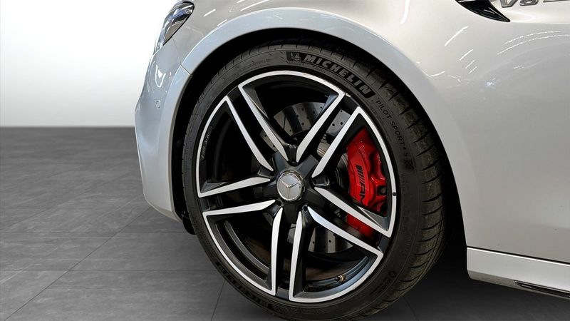 Mercedes E63 AMG bild 9