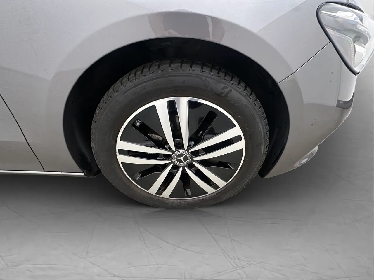 Vehicle image 31