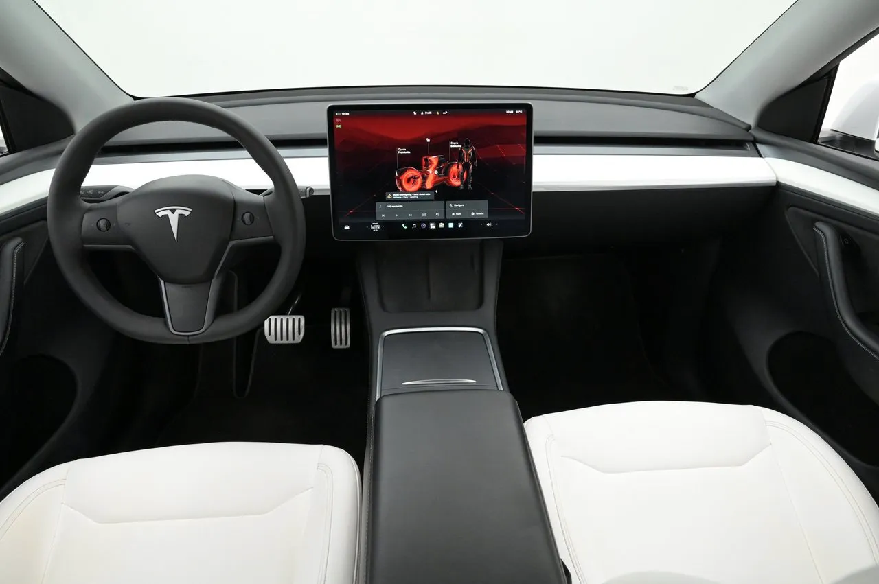 Tesla Model Y bild 6