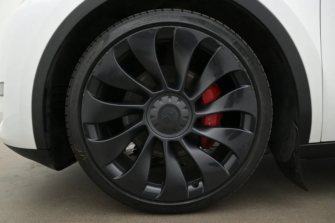 Tesla Model Y bild 27