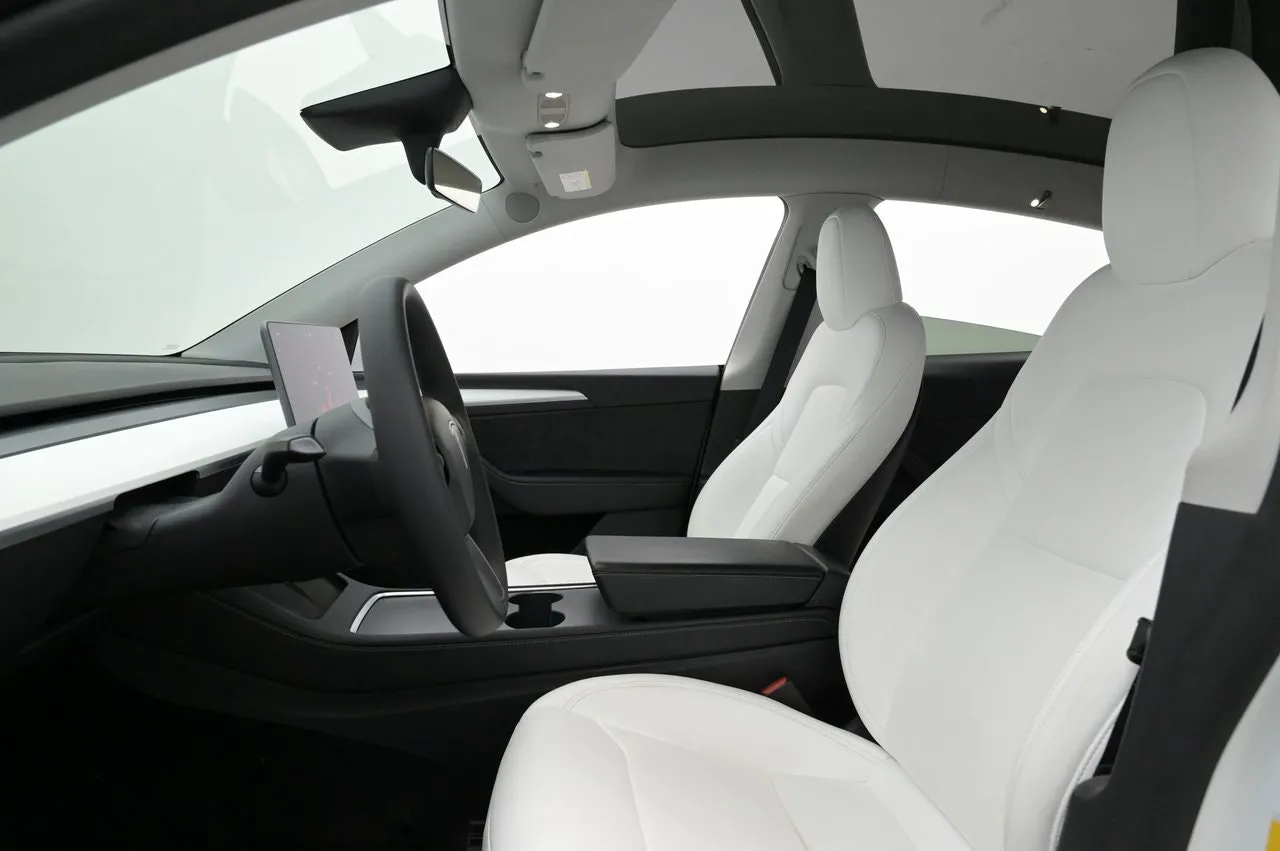 Tesla Model Y bild 9