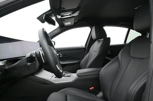 BMW 330 bild 11