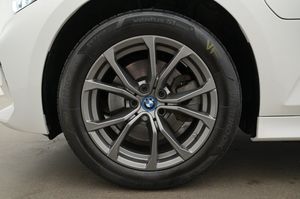 BMW 330 bild 27
