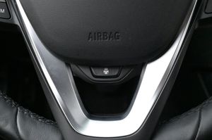 BMW 330 bild 8