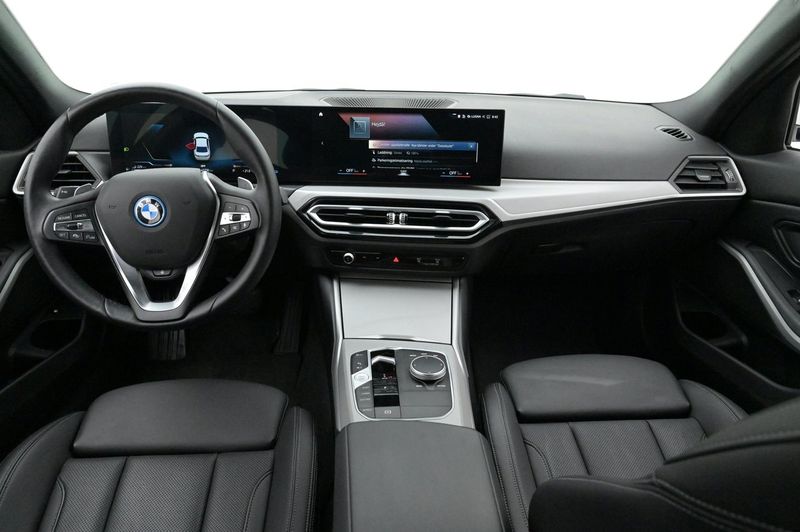 BMW 330 bild 6