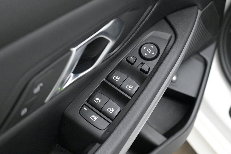 BMW 330 bild 12