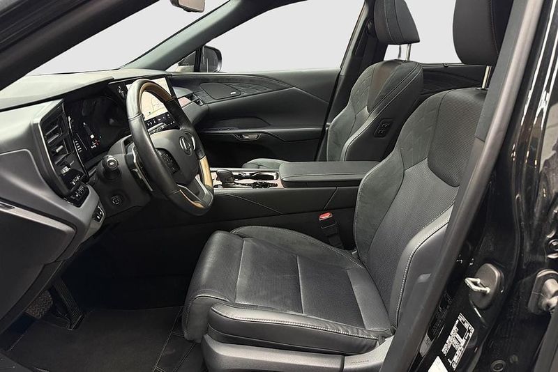 Lexus RX bild 15