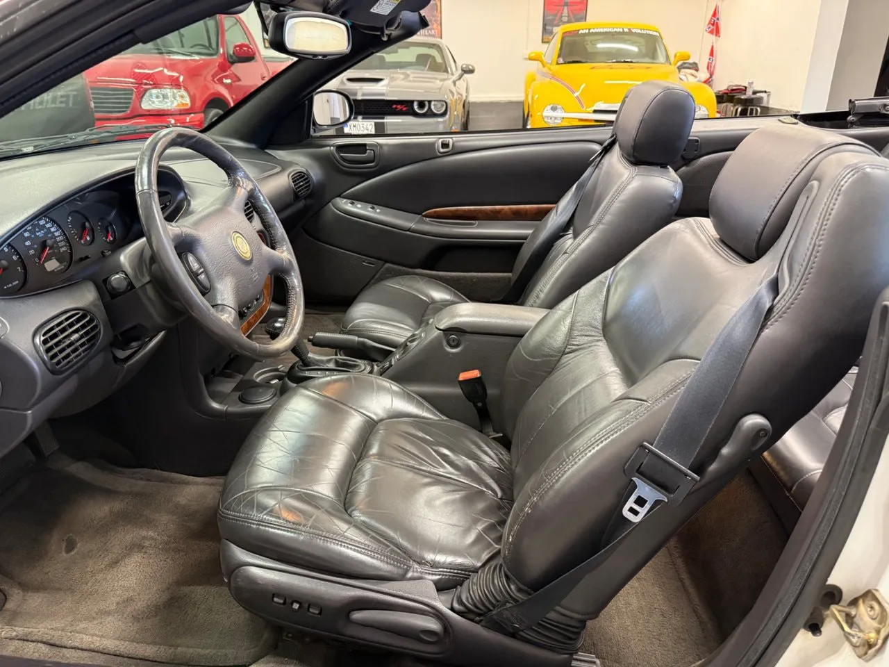 Vehicle image 15