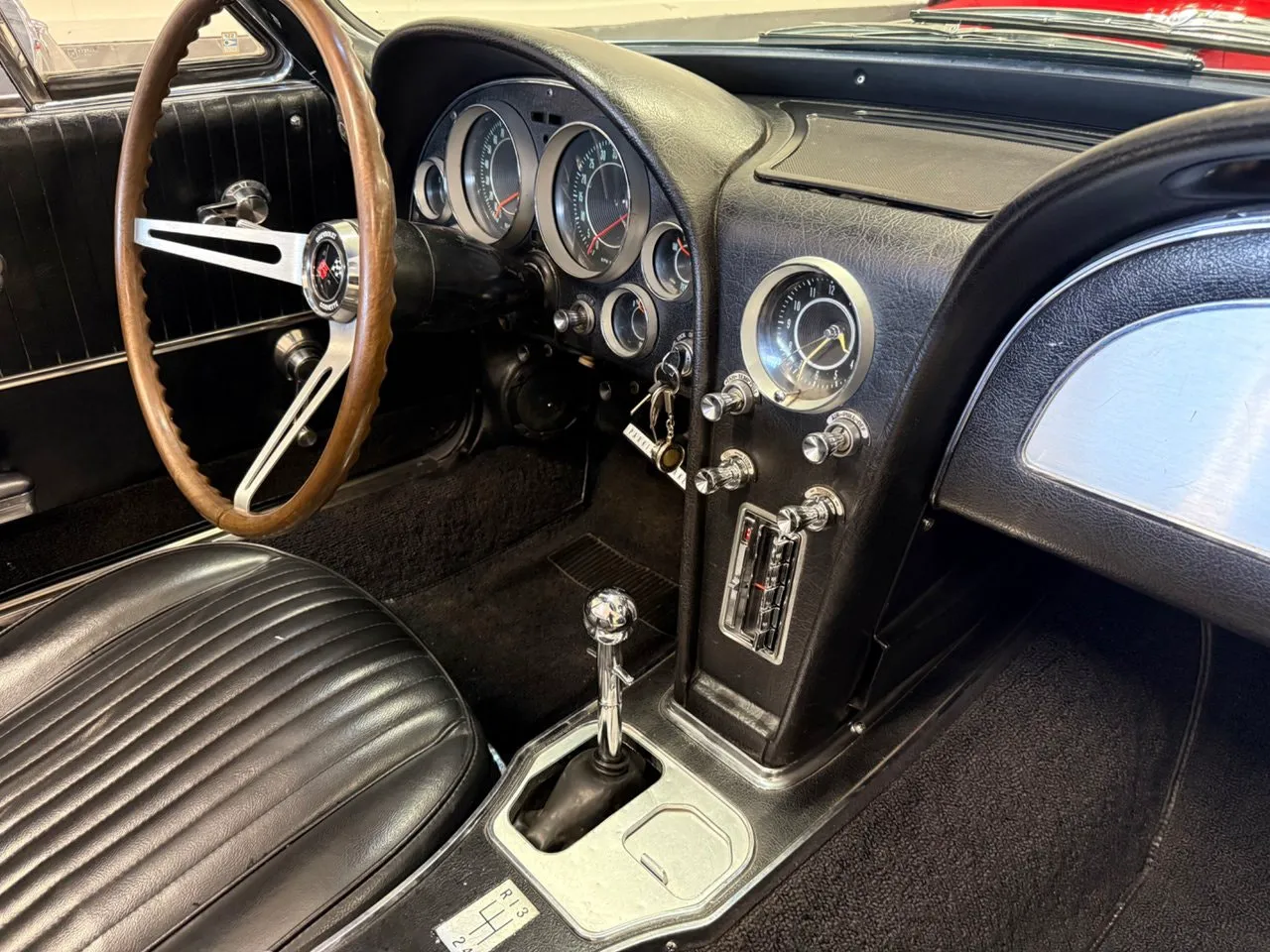 Vehicle image 25