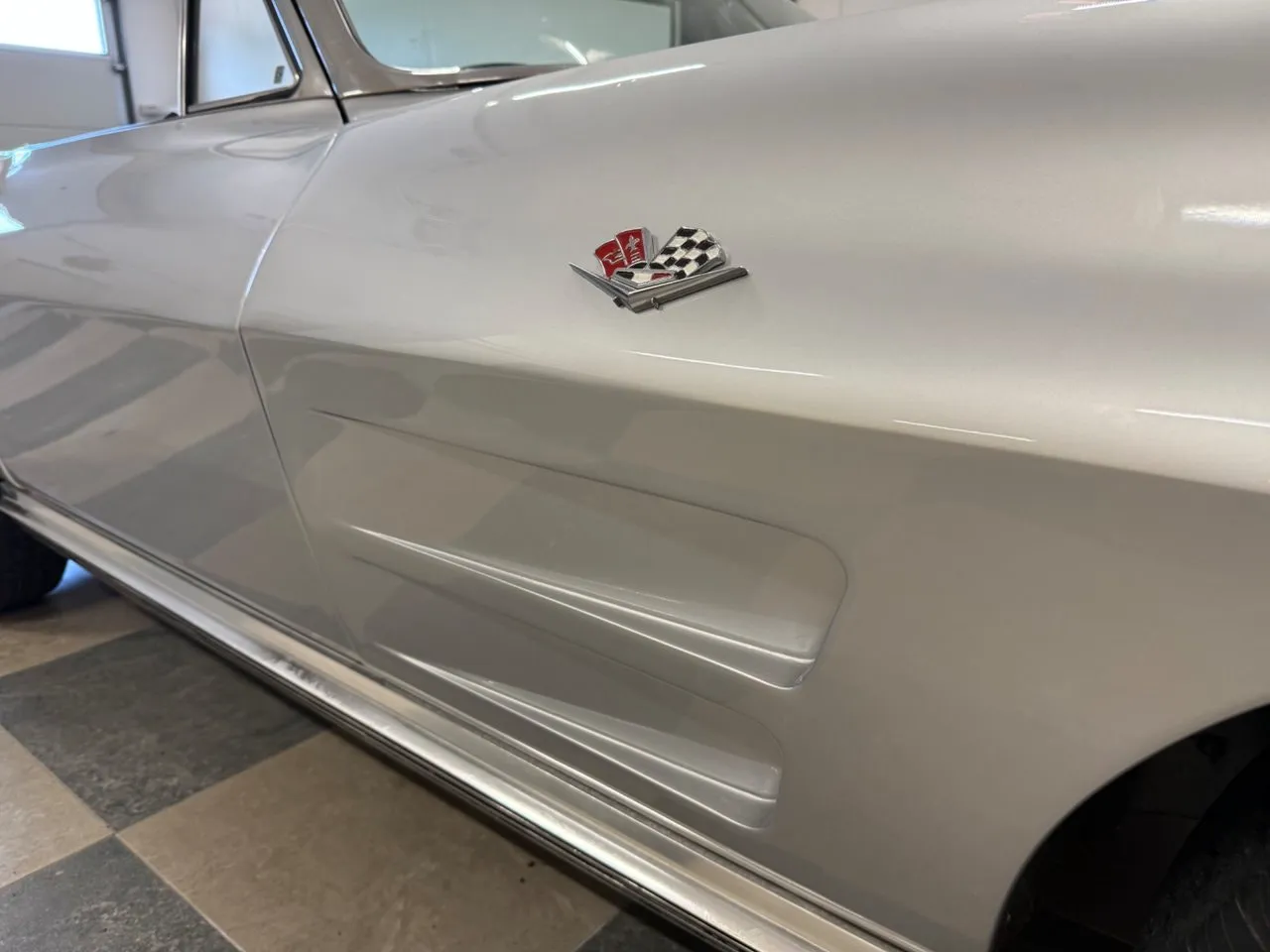 Vehicle image 15
