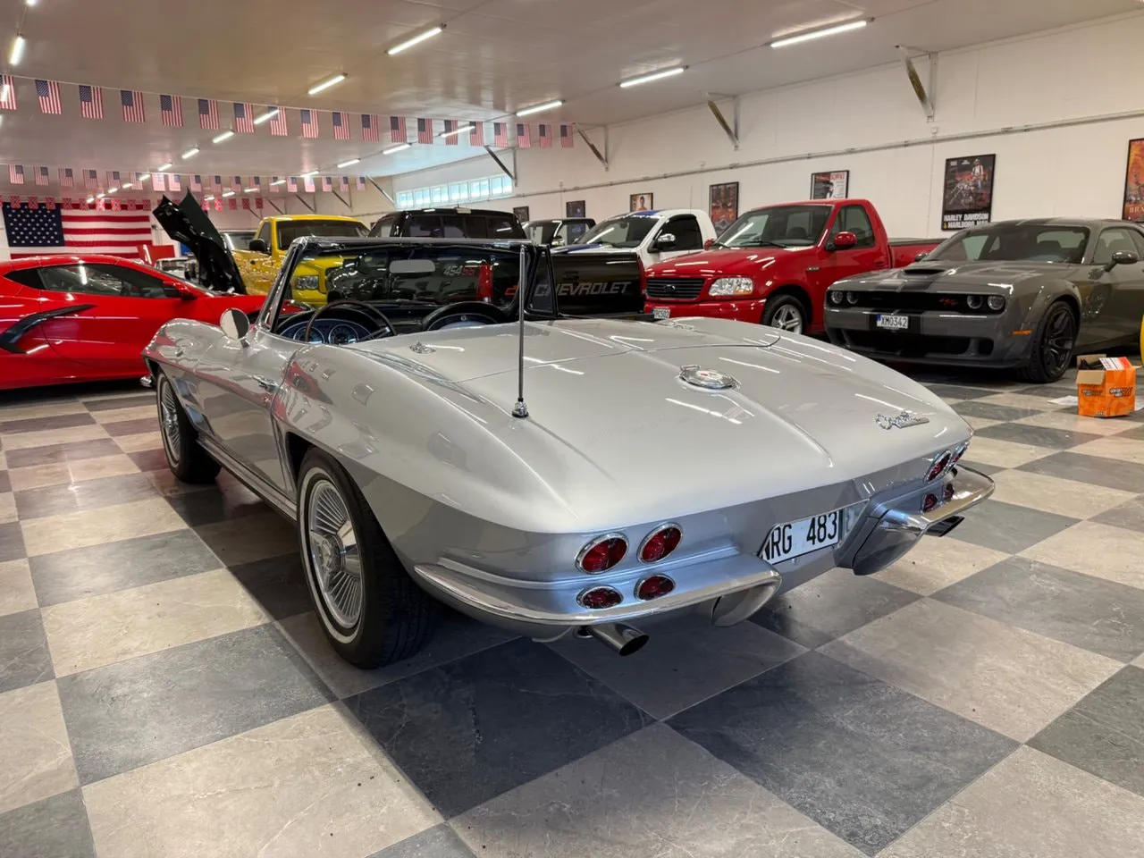 Vehicle image 10