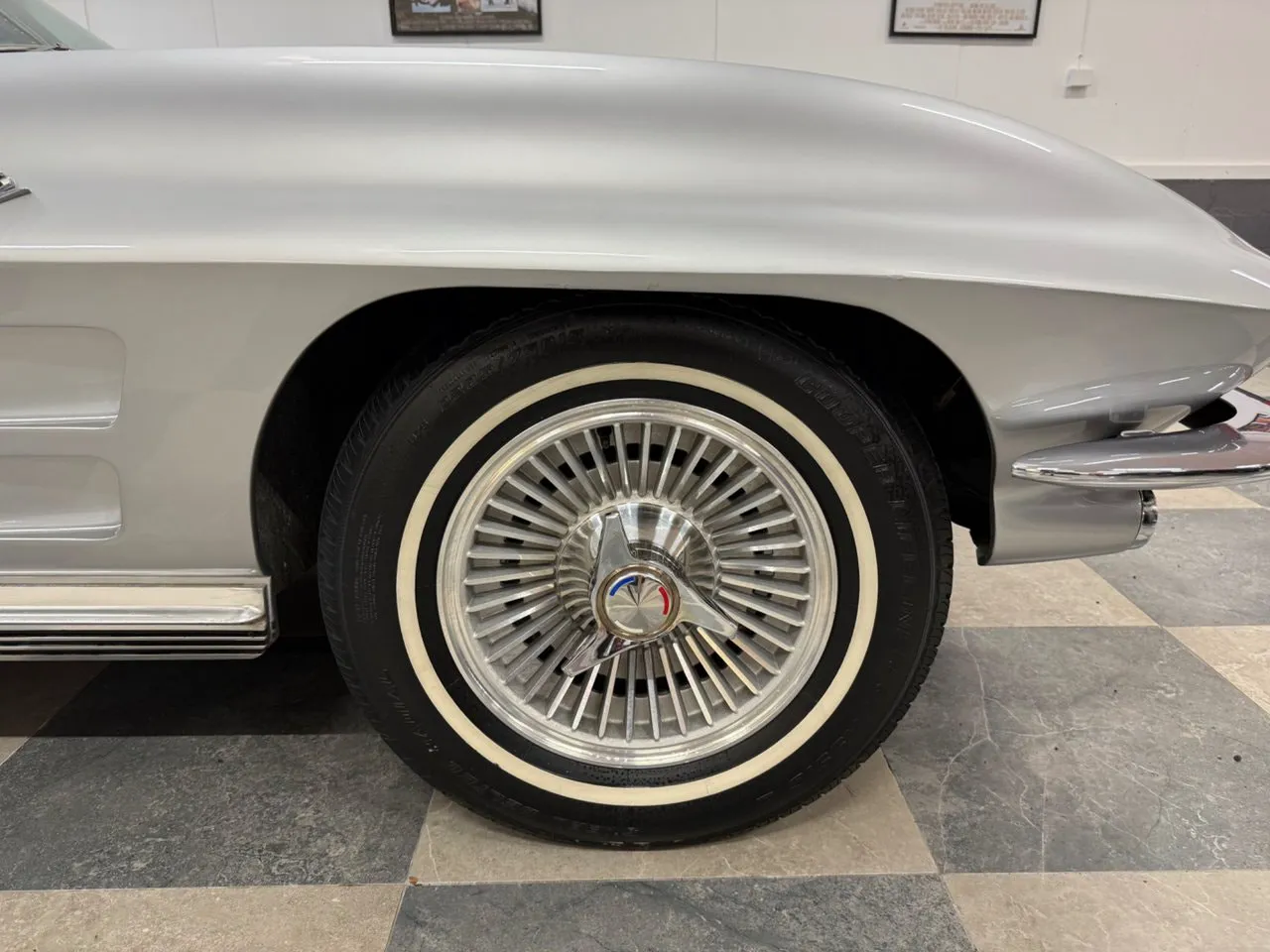 Vehicle image 14