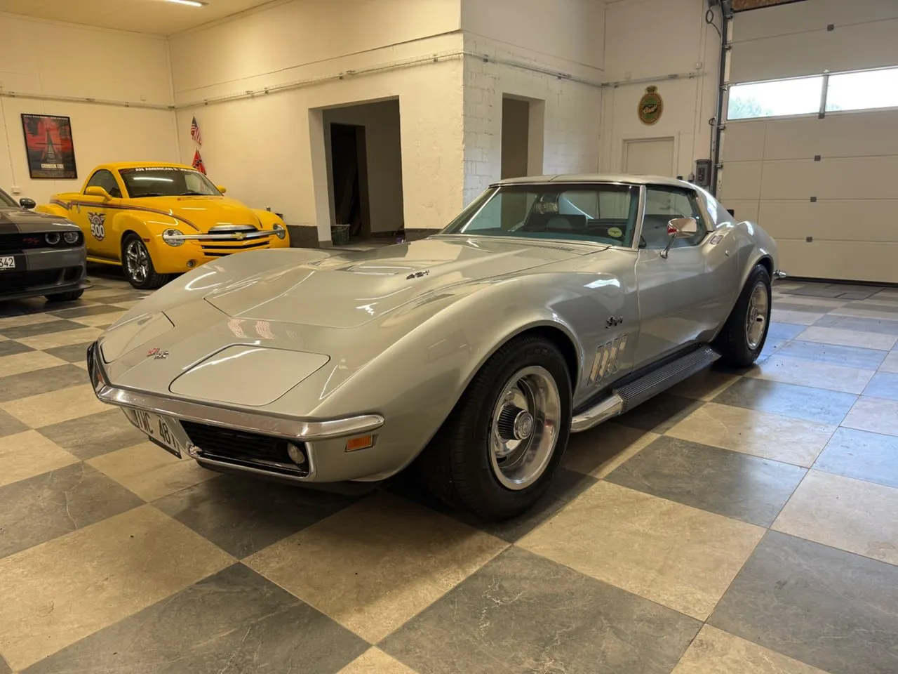 Vehicle image 18