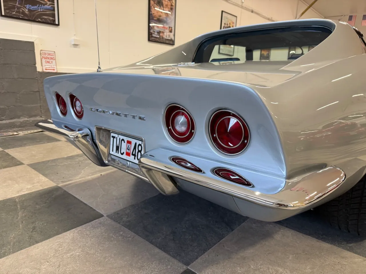 Vehicle image 14