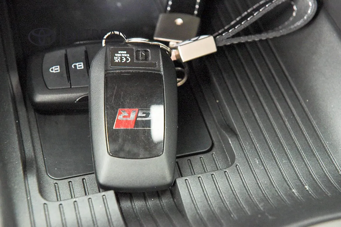 Vehicle image 18