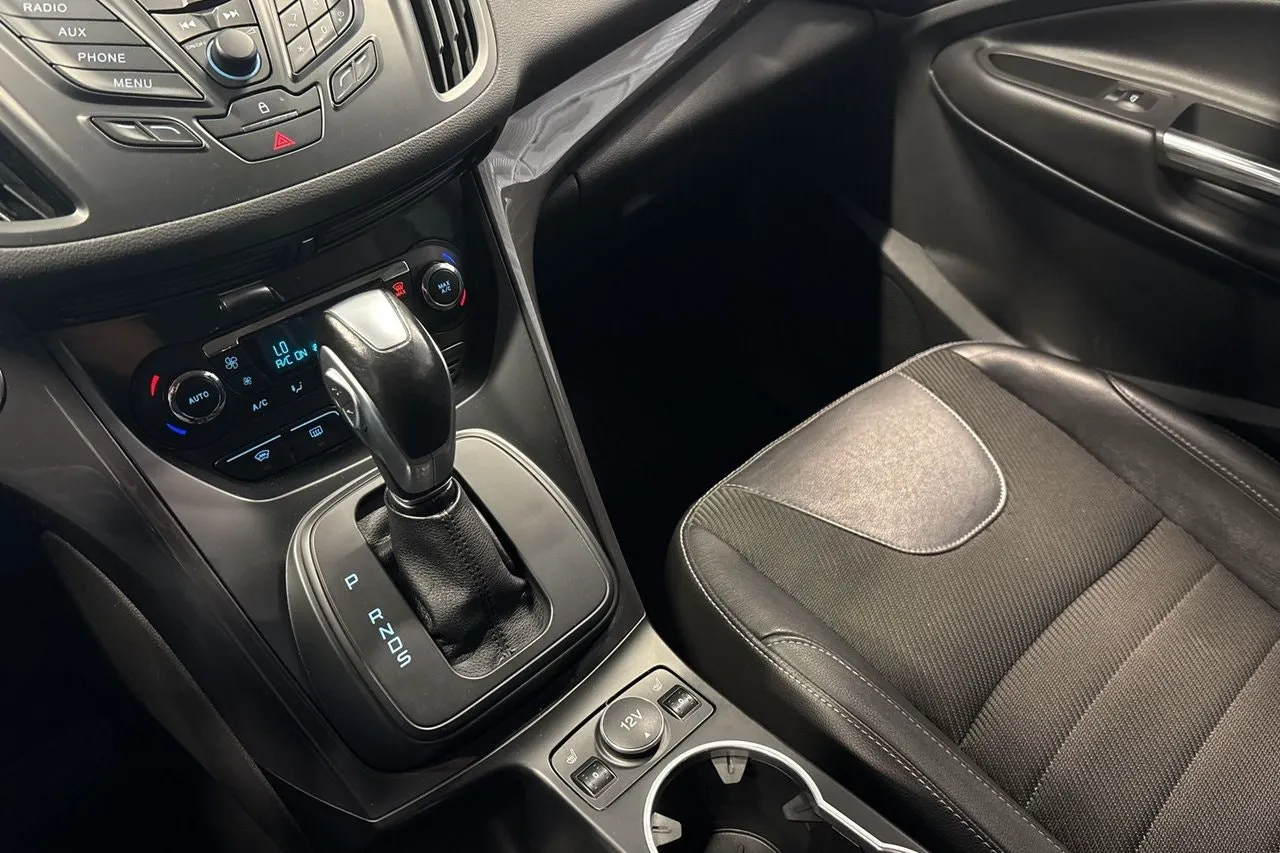 Vehicle image 16