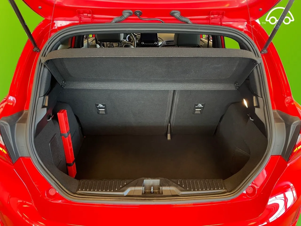 Vehicle image 15