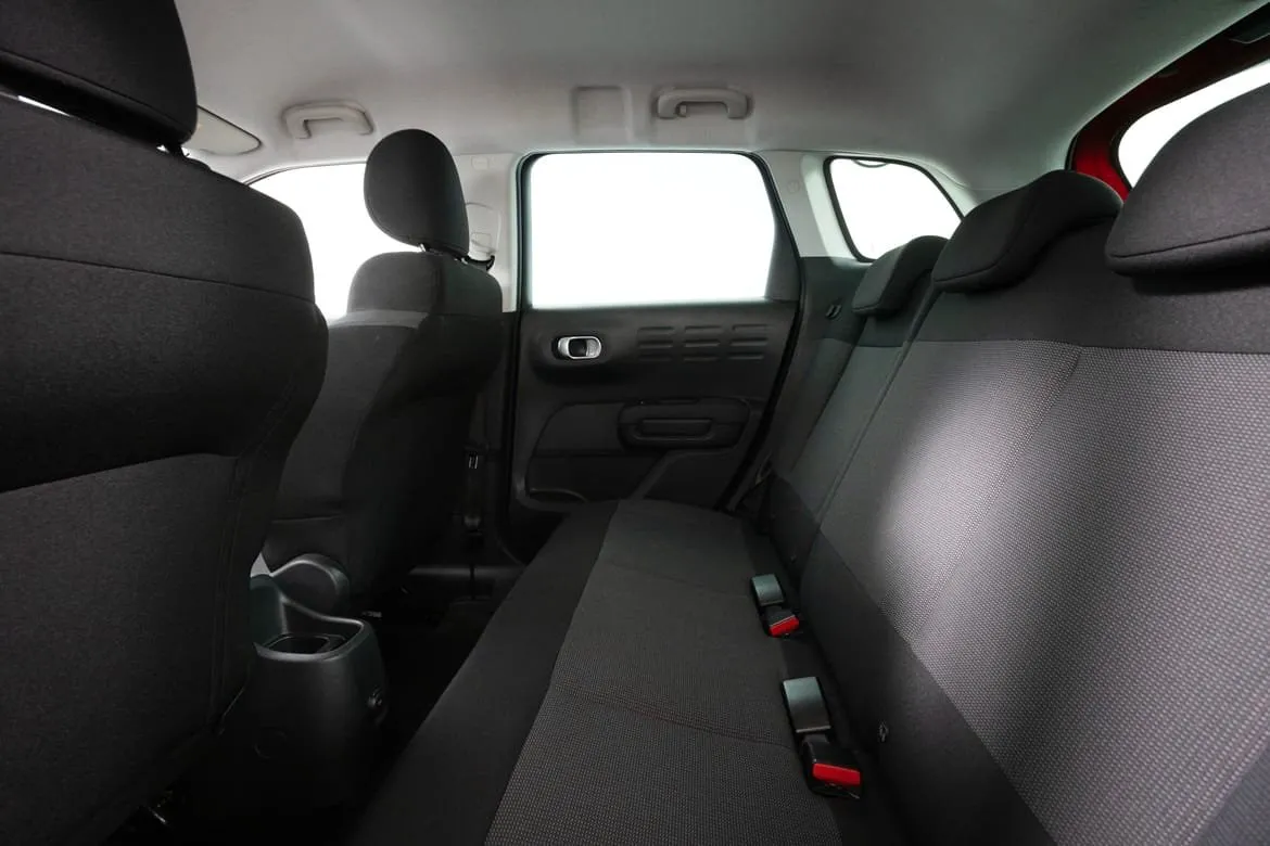 Vehicle image 16