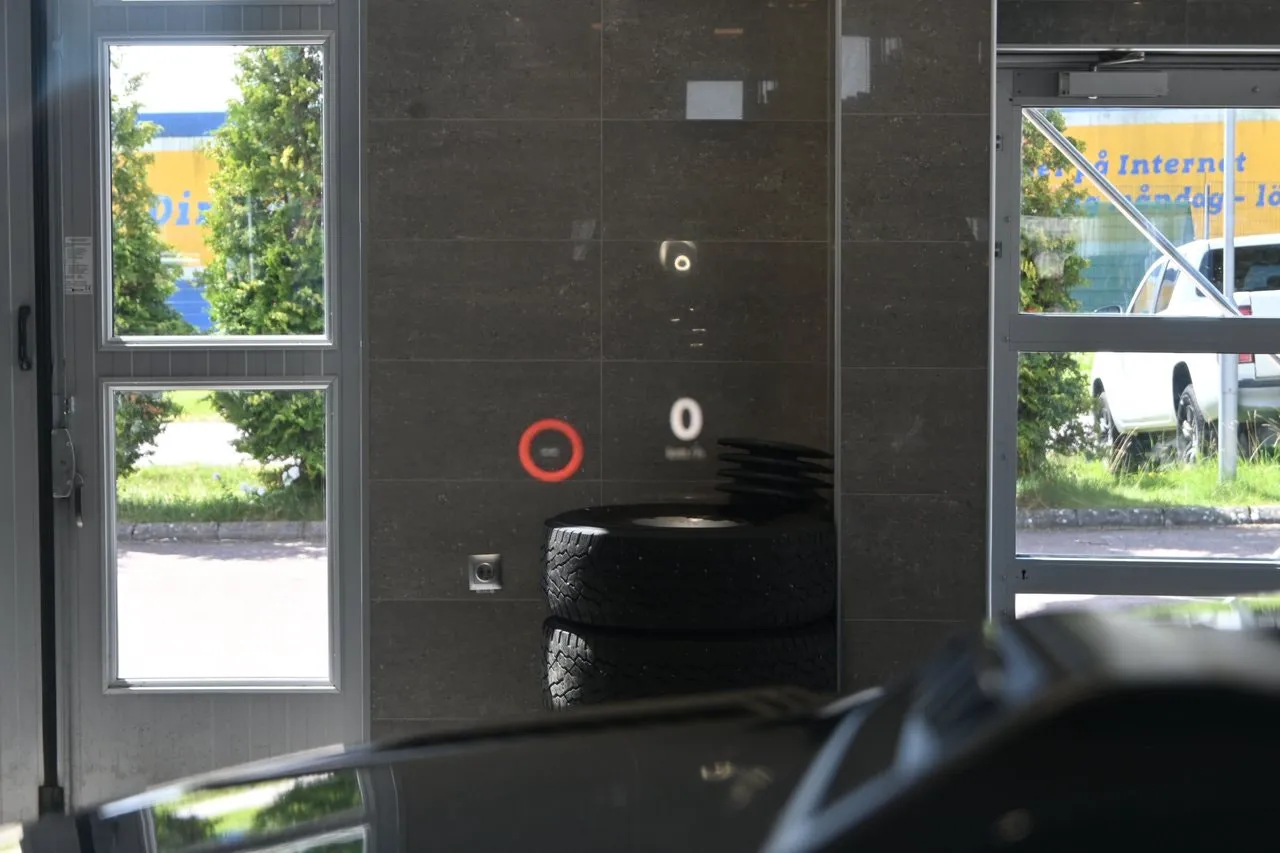 Vehicle image 21