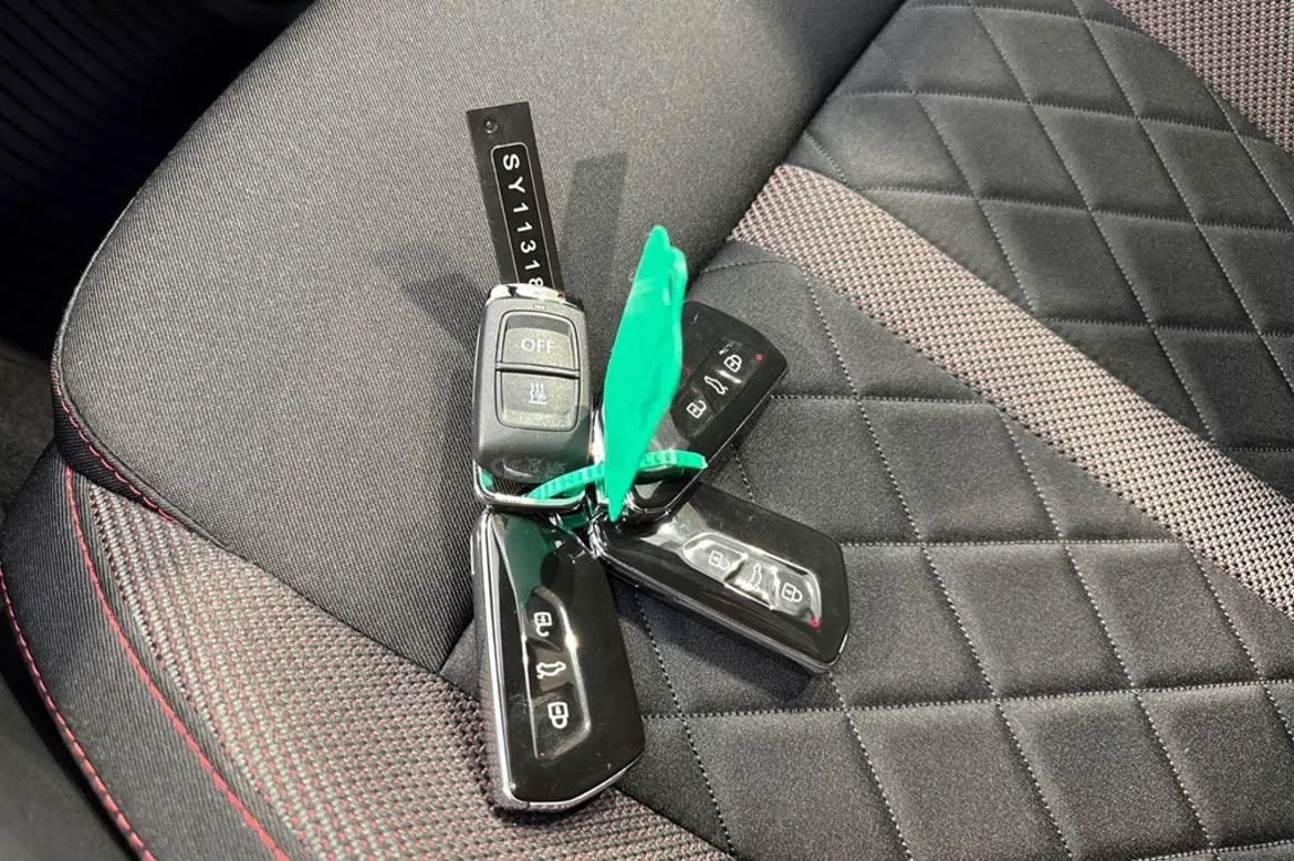 Vehicle image 21