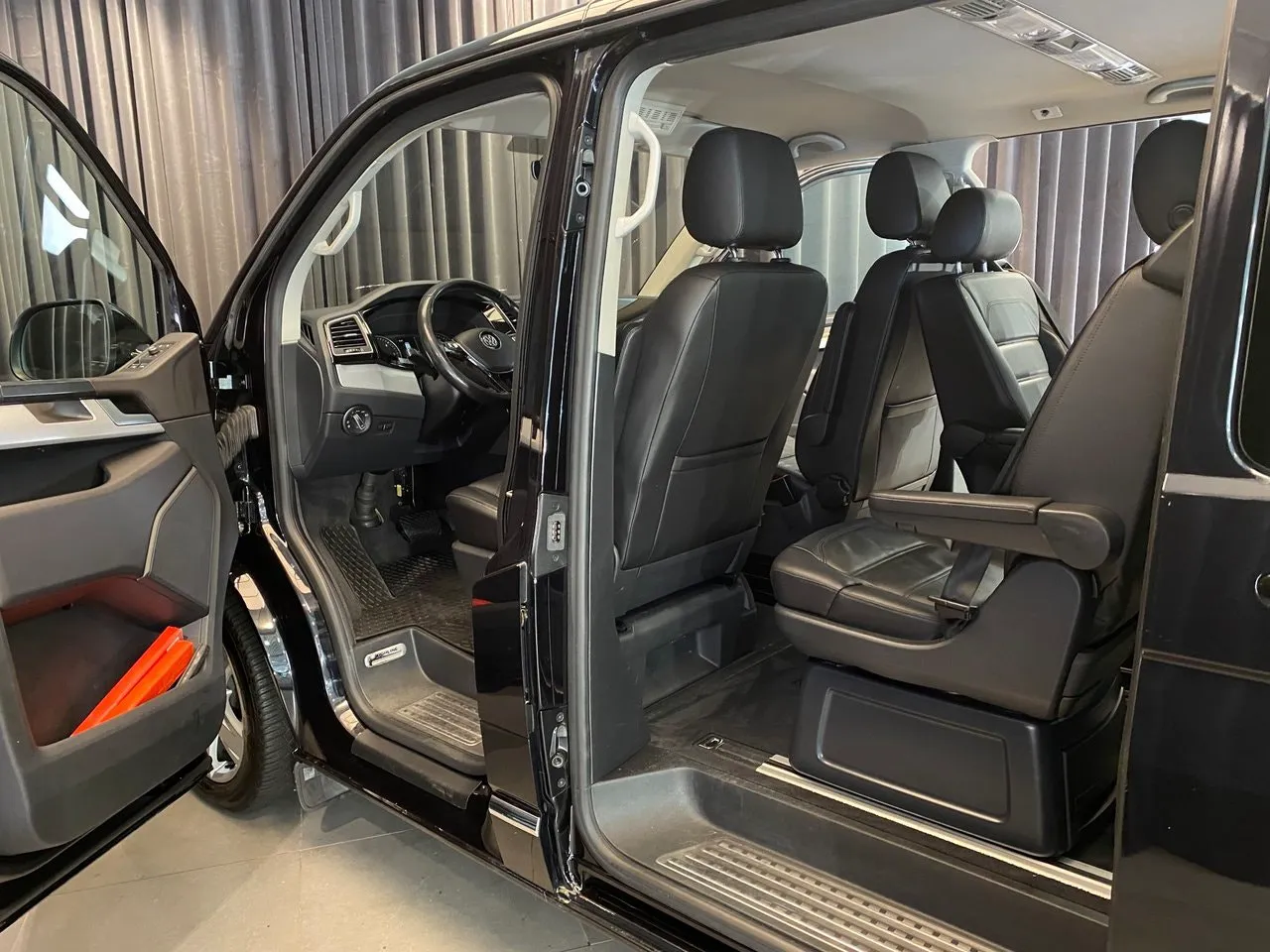 Vehicle image 37