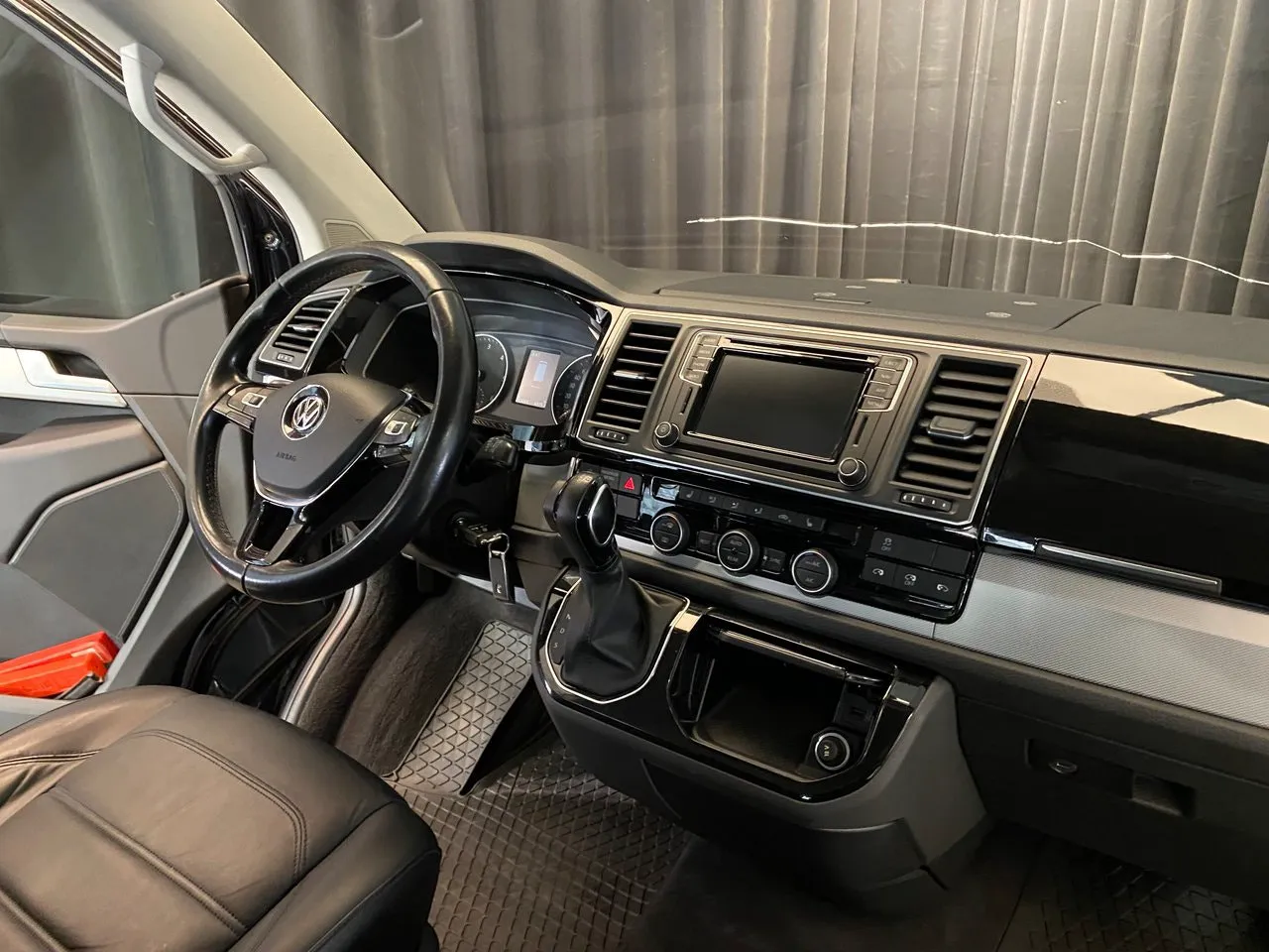 Vehicle image 35