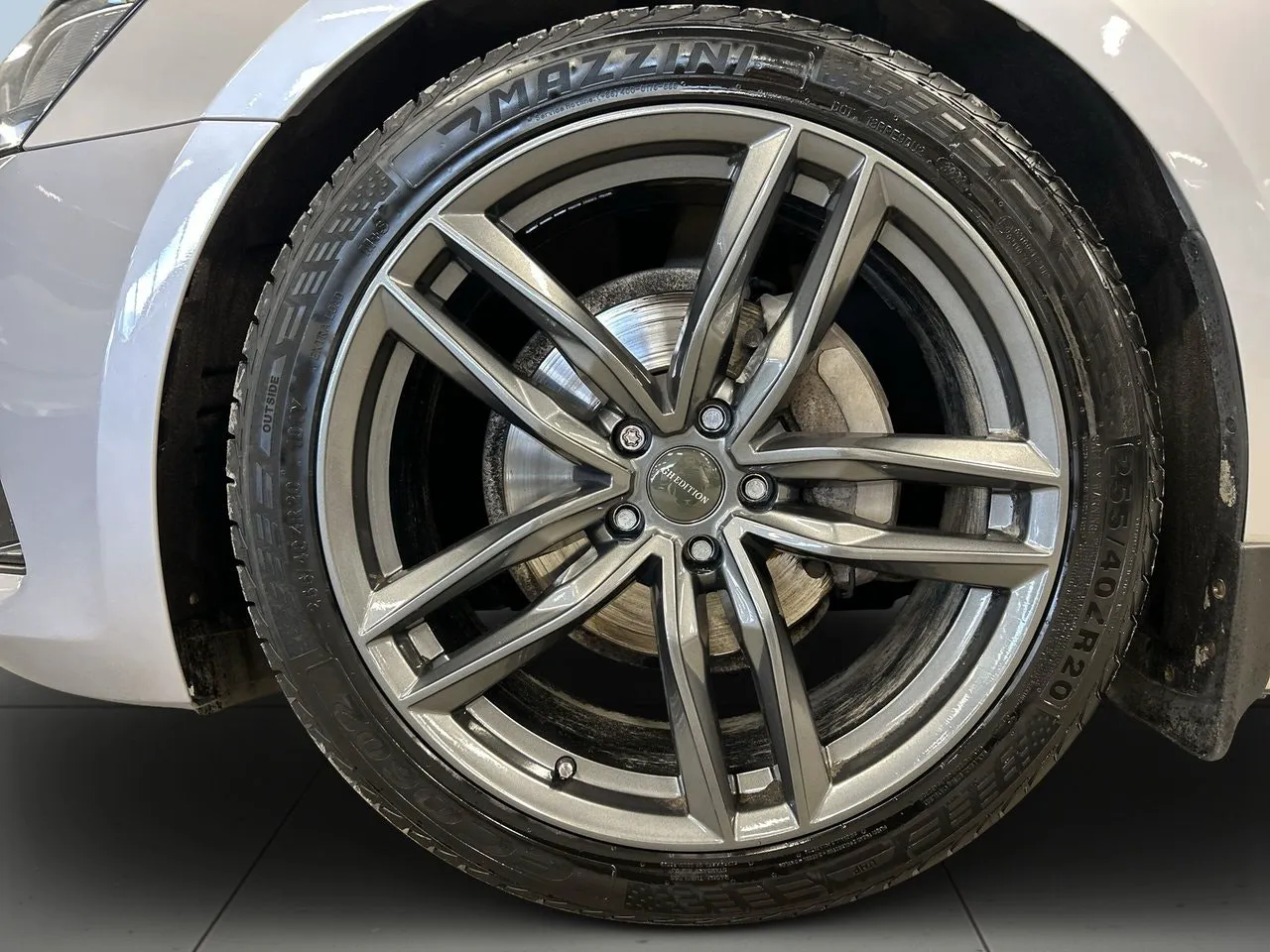 Vehicle image 13
