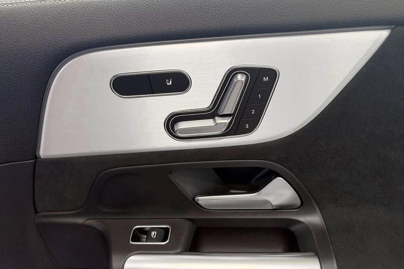Mercedes GLA250 bild 19