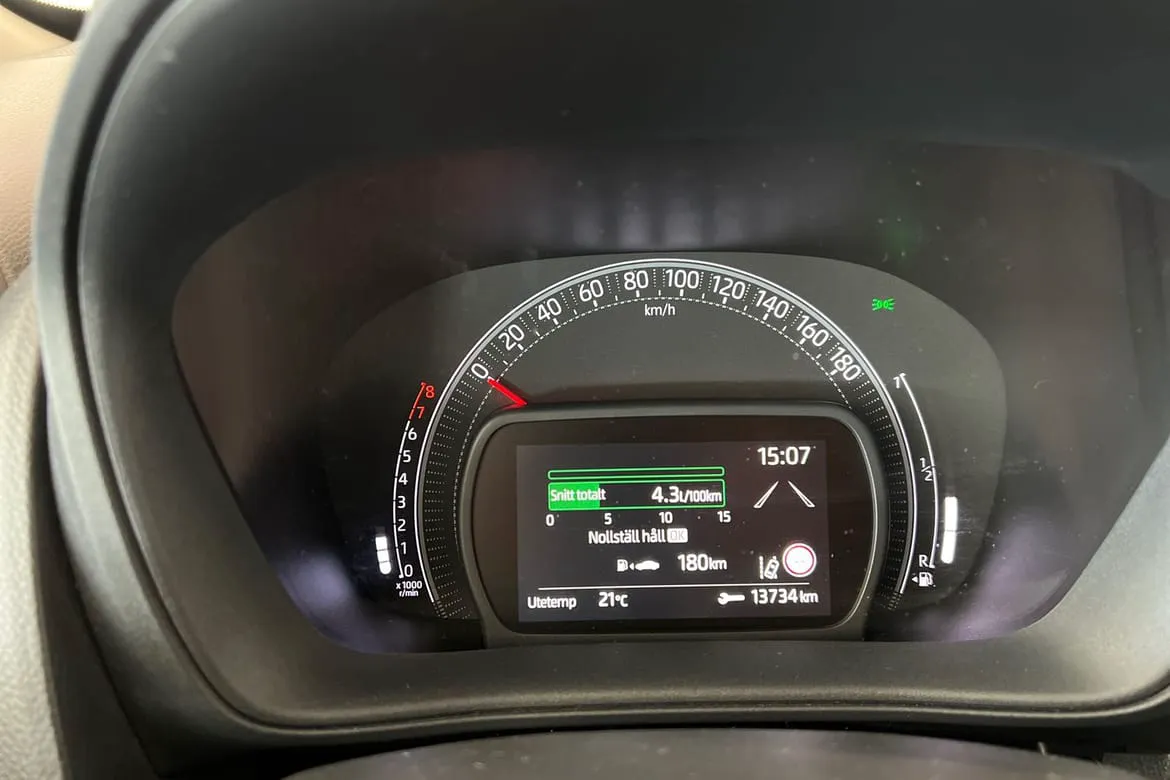 Vehicle image 13