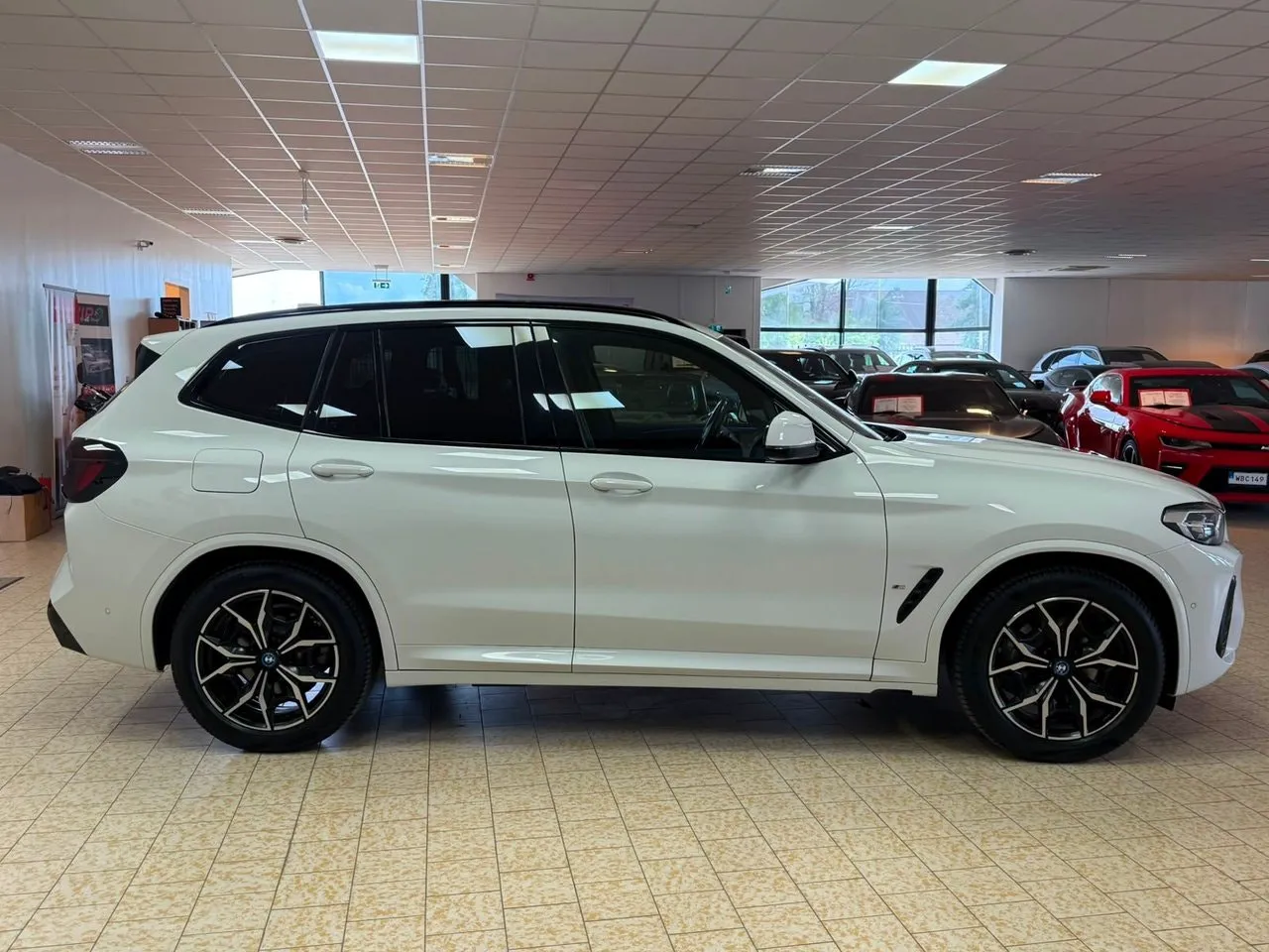 Vehicle image 7