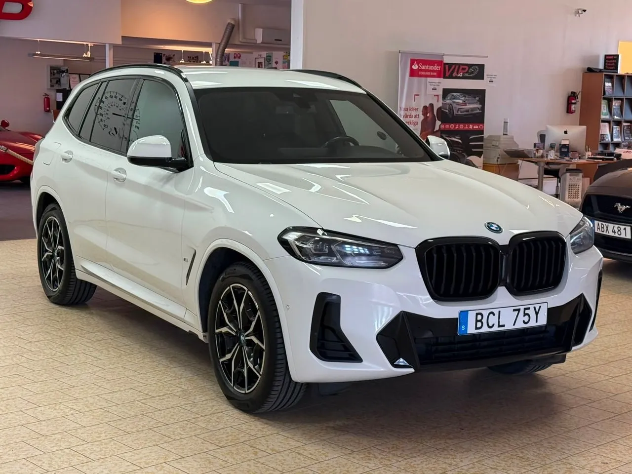 Vehicle image 8
