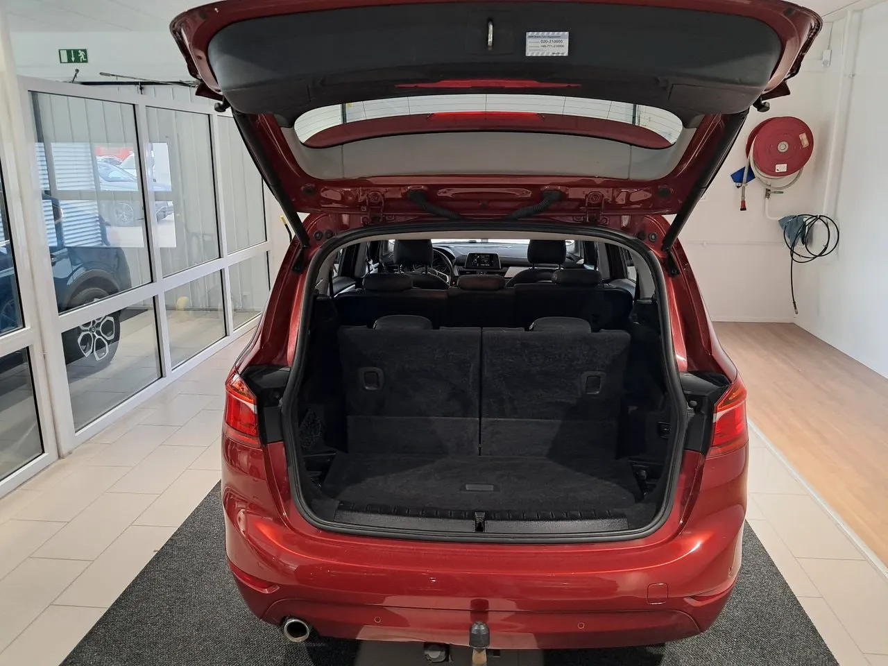Vehicle image 7