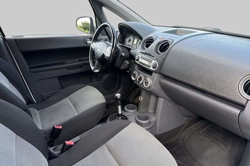 Mitsubishi Colt bild 13