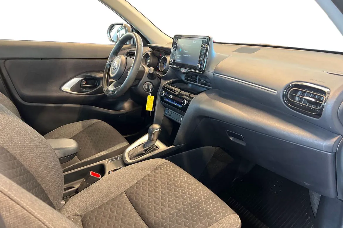 Vehicle image 7