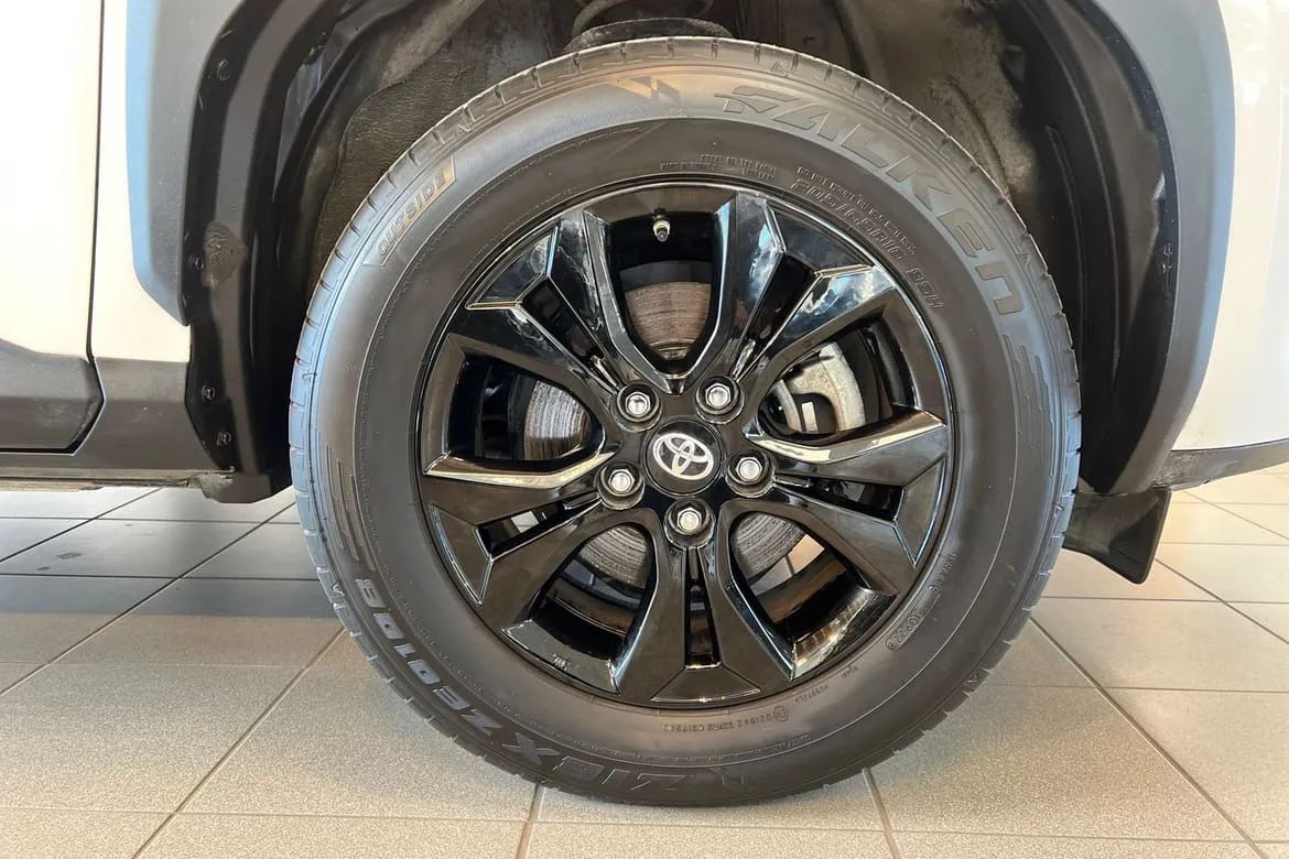 Vehicle image 17