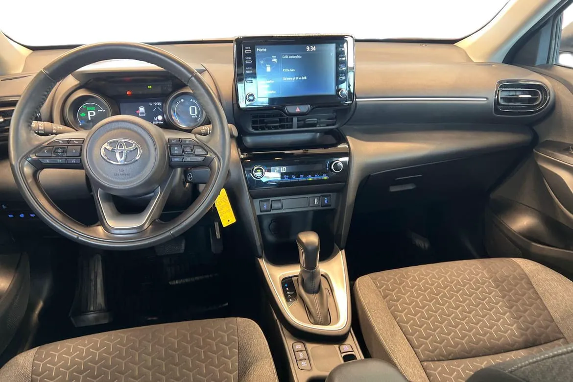 Vehicle image 10