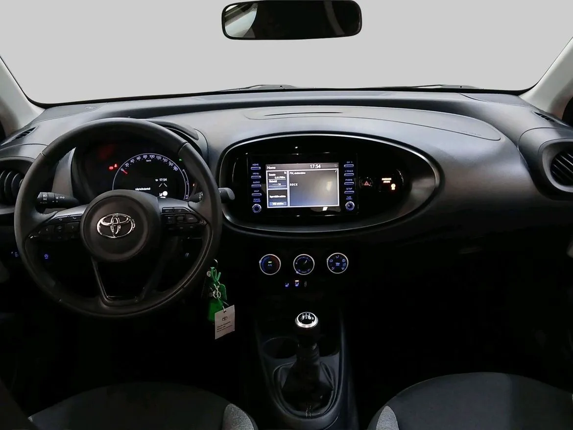 Vehicle image 22