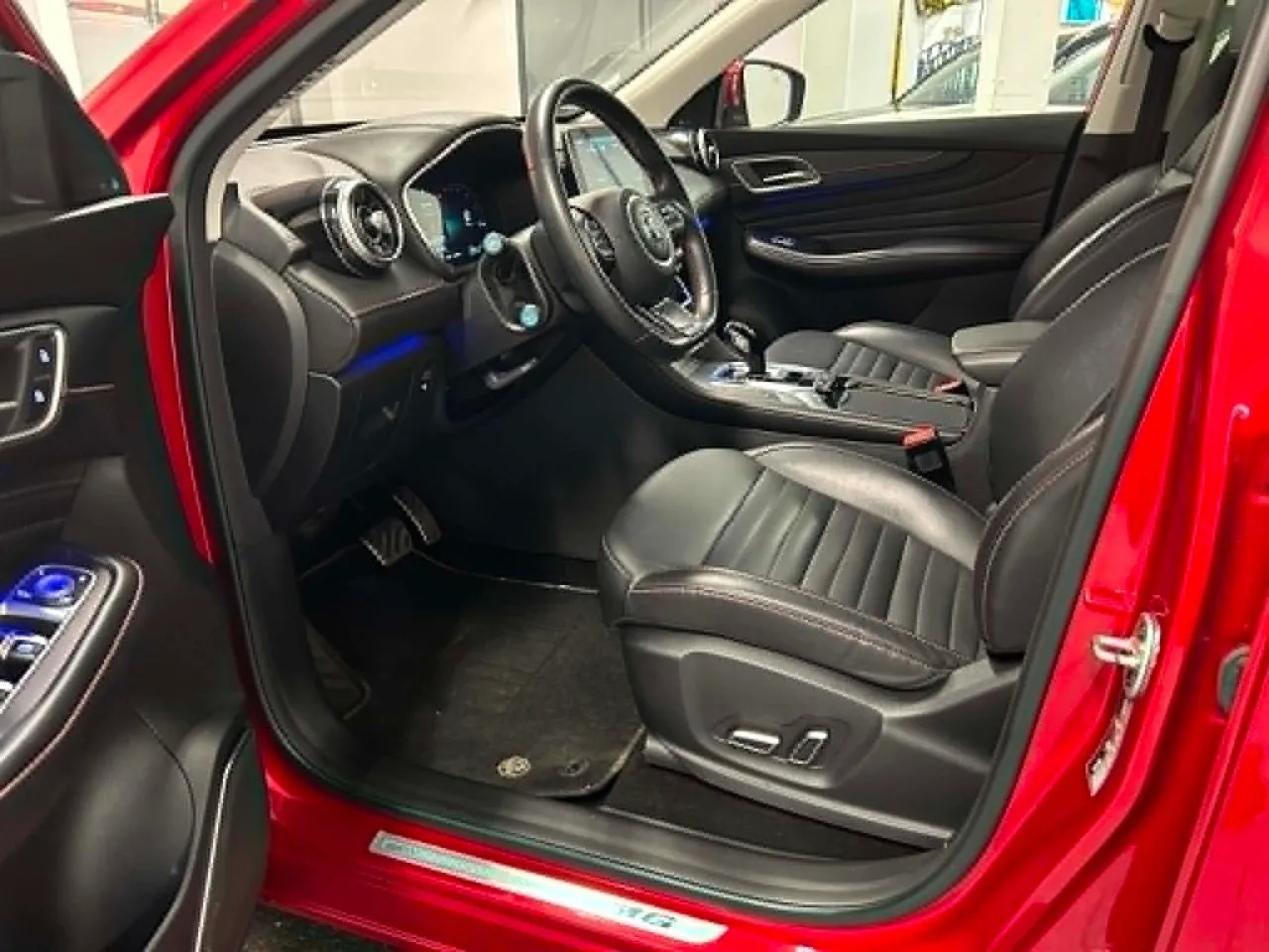 Vehicle image 6