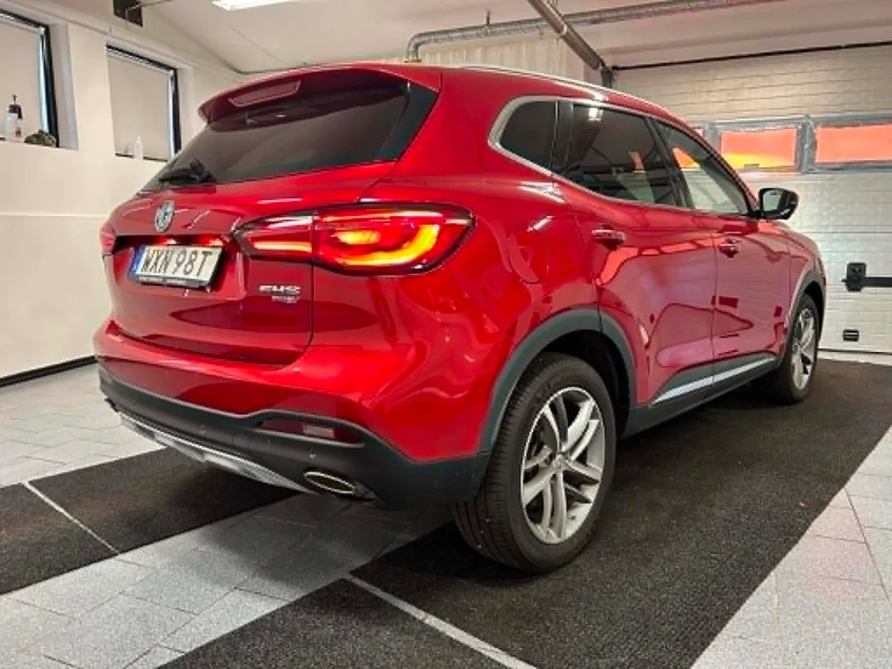Vehicle image 1
