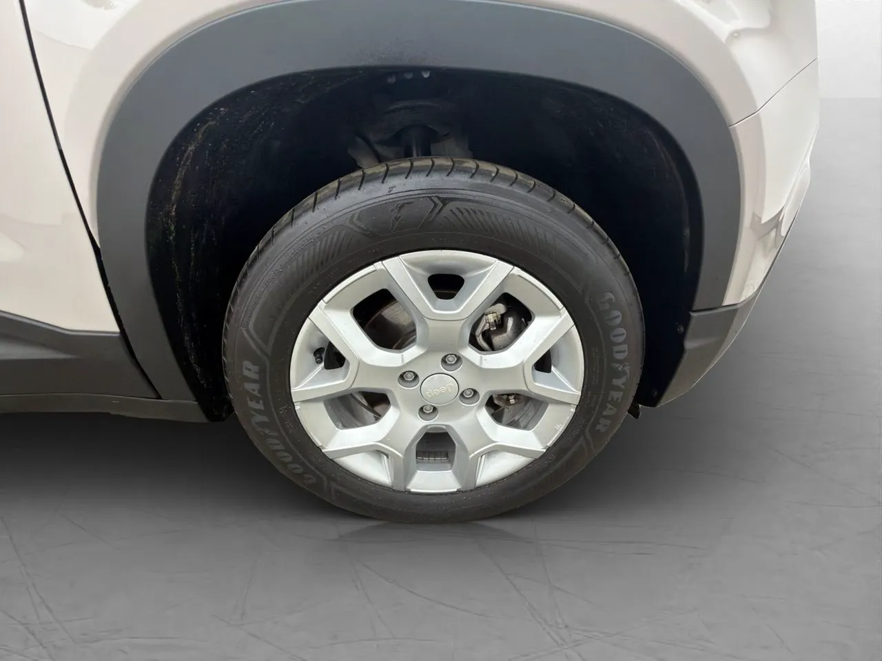 Vehicle image 30